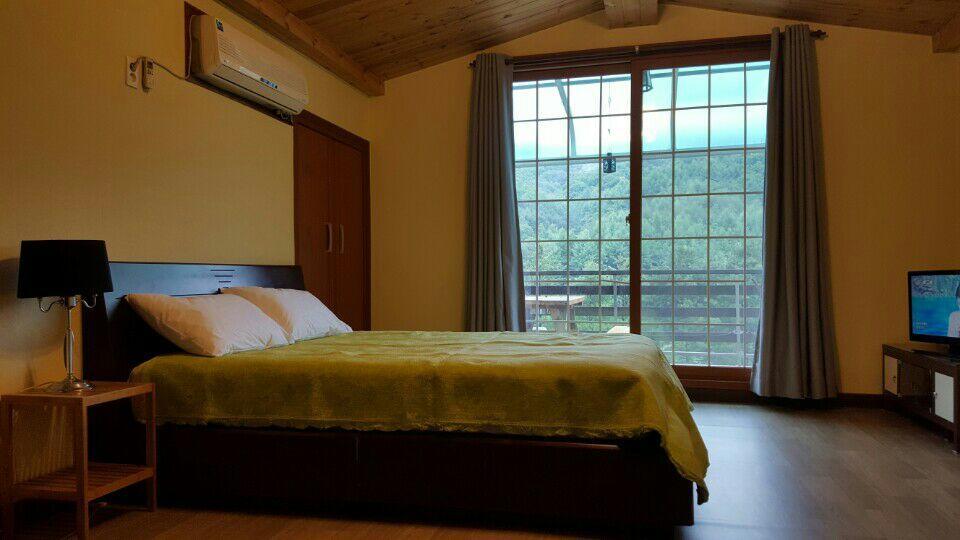 Pinearoma Pension Hongcheon Exterior foto